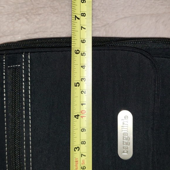 Baggalini Black Nylon Multi Pocket Purse - Picture 10 of 12